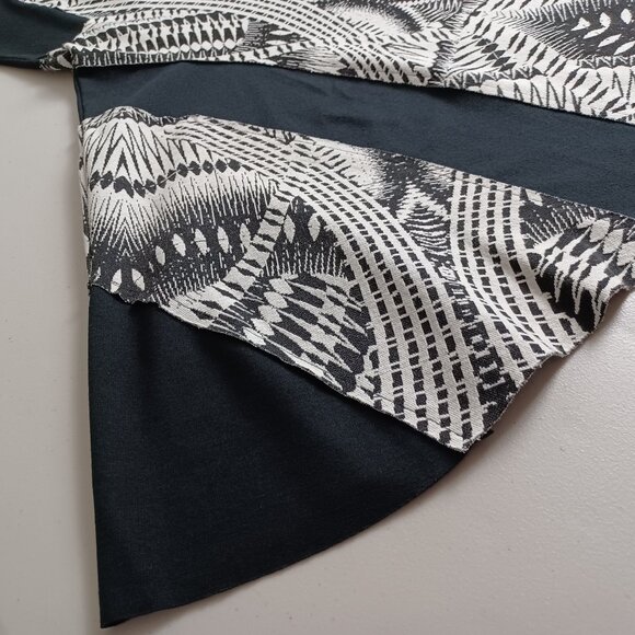 Le Lis Blanc Abstract Print Swing Dress - Picture 6 of 16